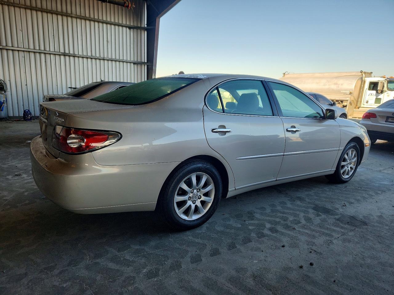 2003 LEXUS ES 300 photo 3