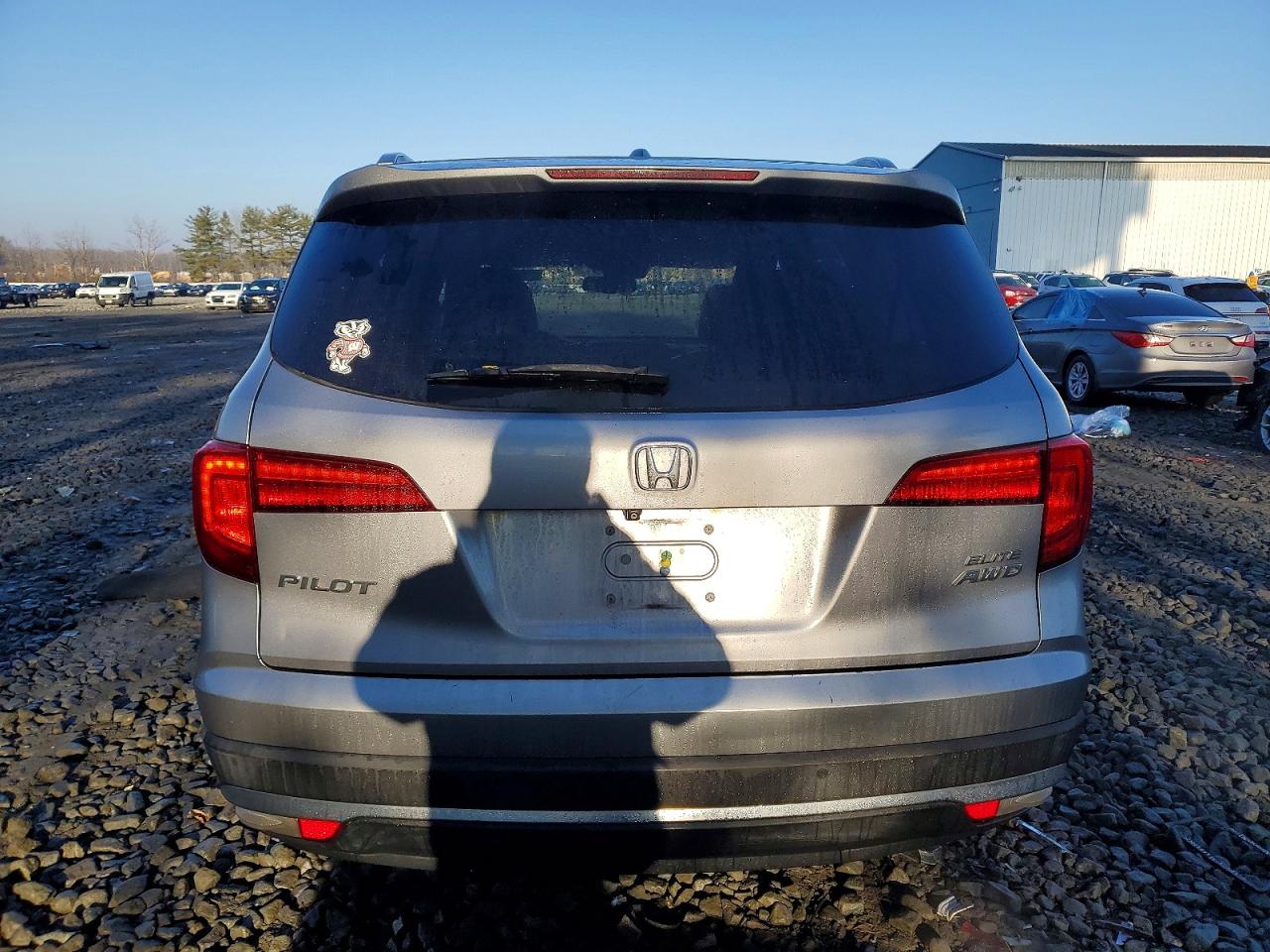 2016 HONDA PILOT ELITE photo 6