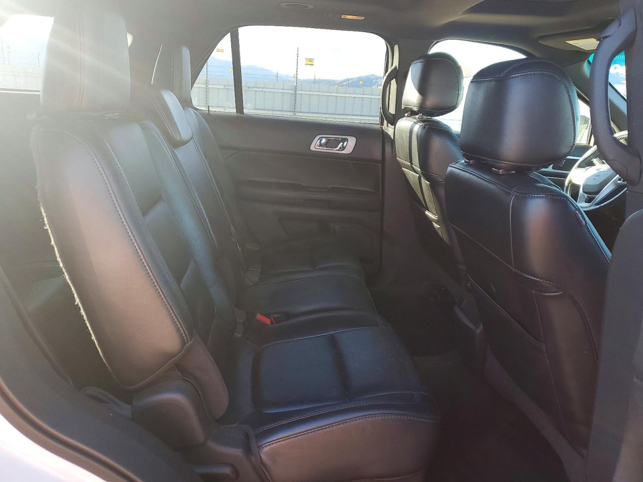 2011 FORD EXPLORER XLT photo 11