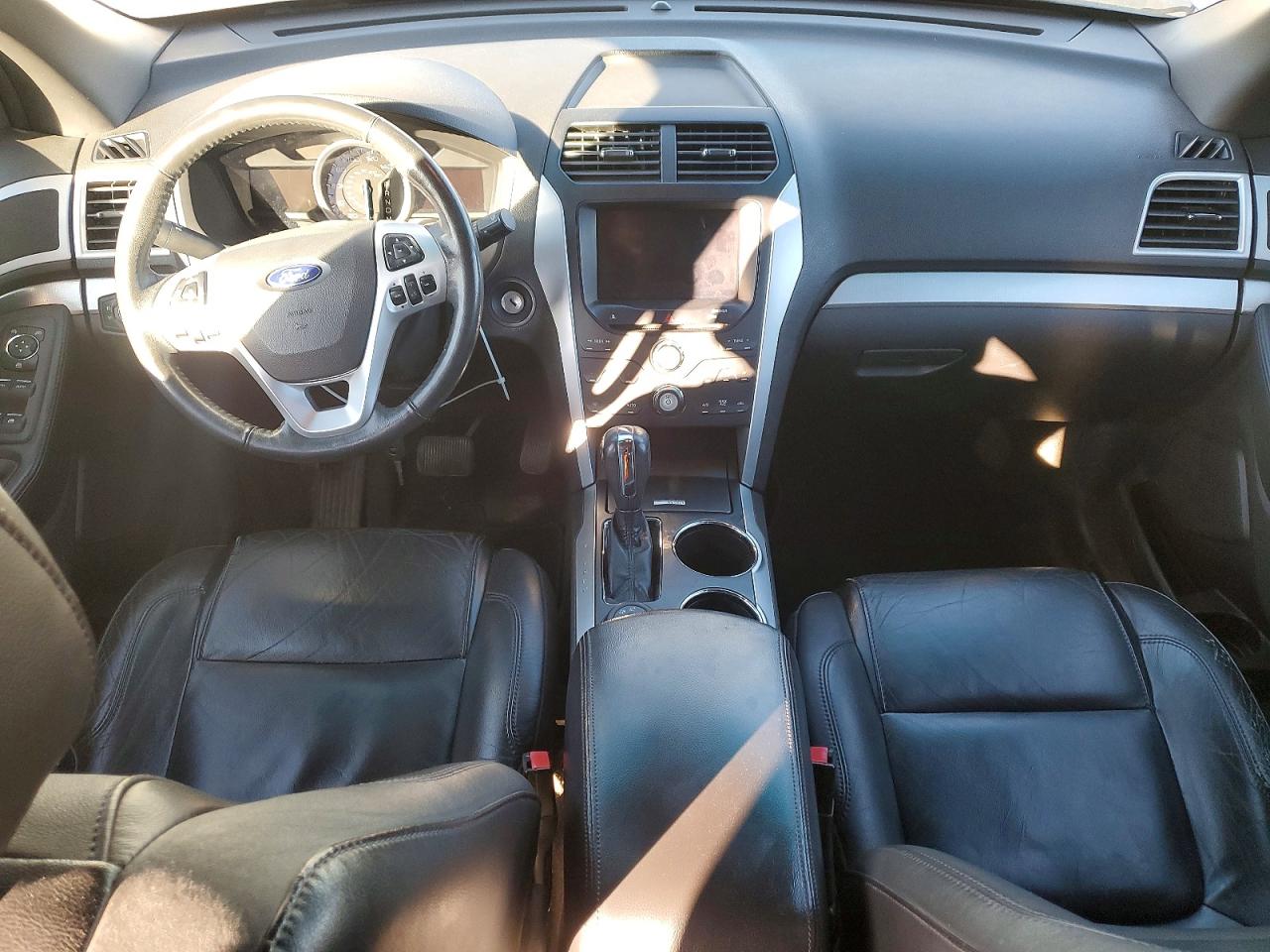 2011 FORD EXPLORER XLT photo 8