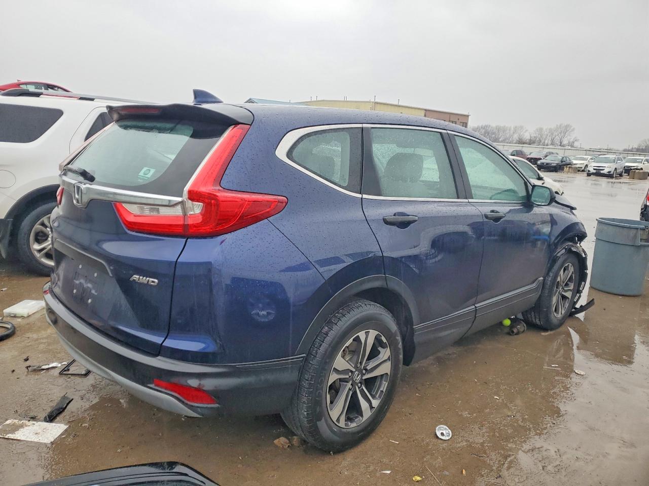 2017 HONDA CR-V LX photo 3