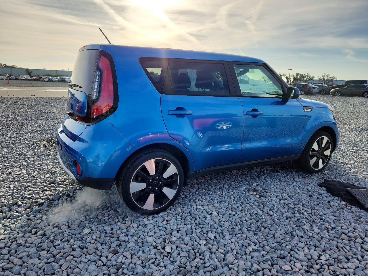 2017 KIA SOUL + photo 3