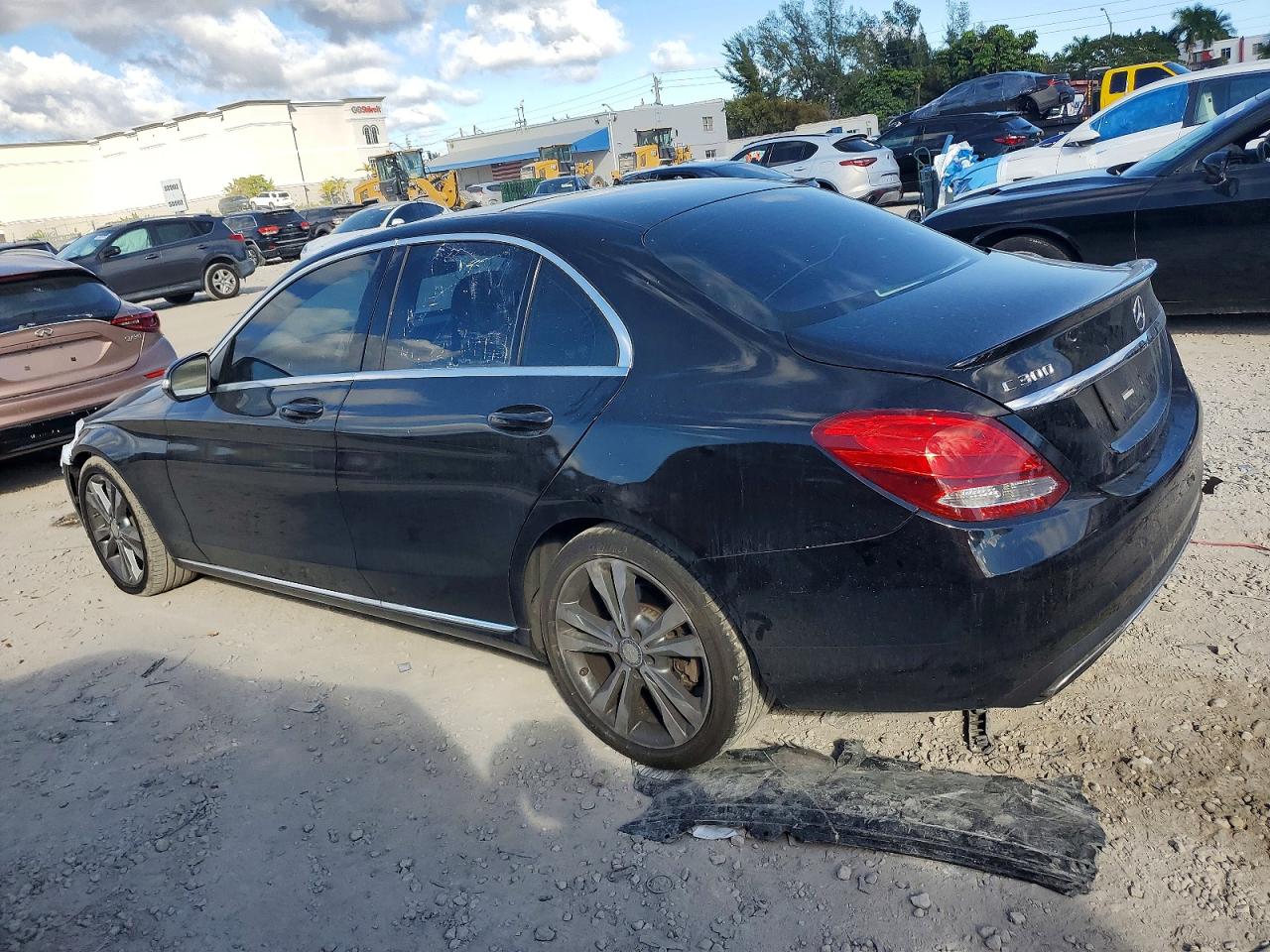 2015 MERCEDES-BENZ C 300 photo 2