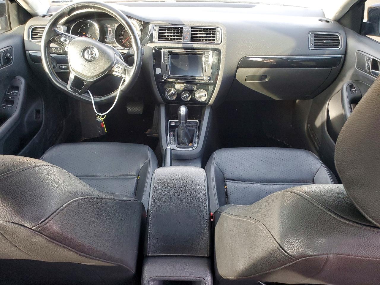 2016 VOLKSWAGEN JETTA SEL photo 8