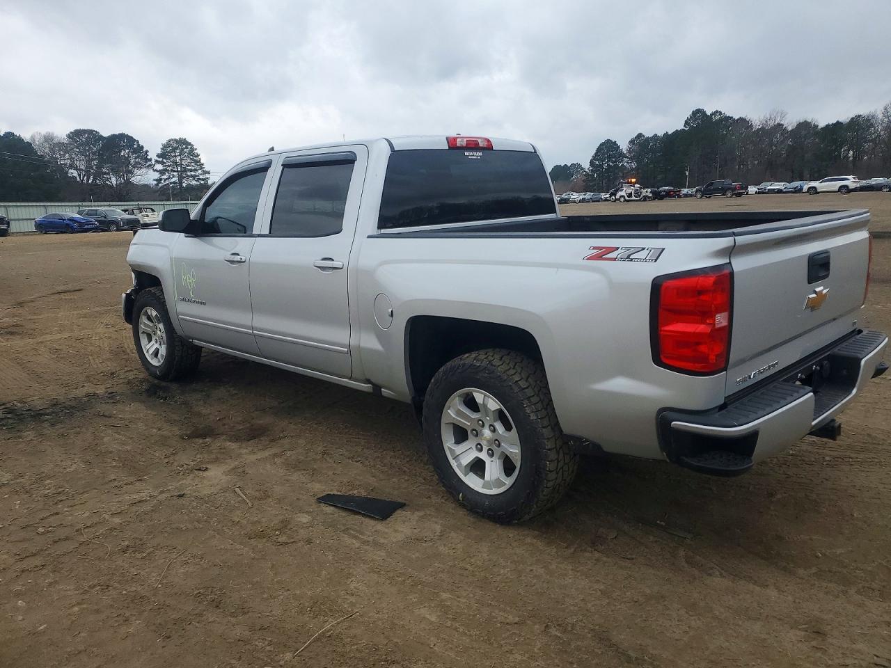 2018 CHEVROLET SILVERADO K1500 LT photo 3