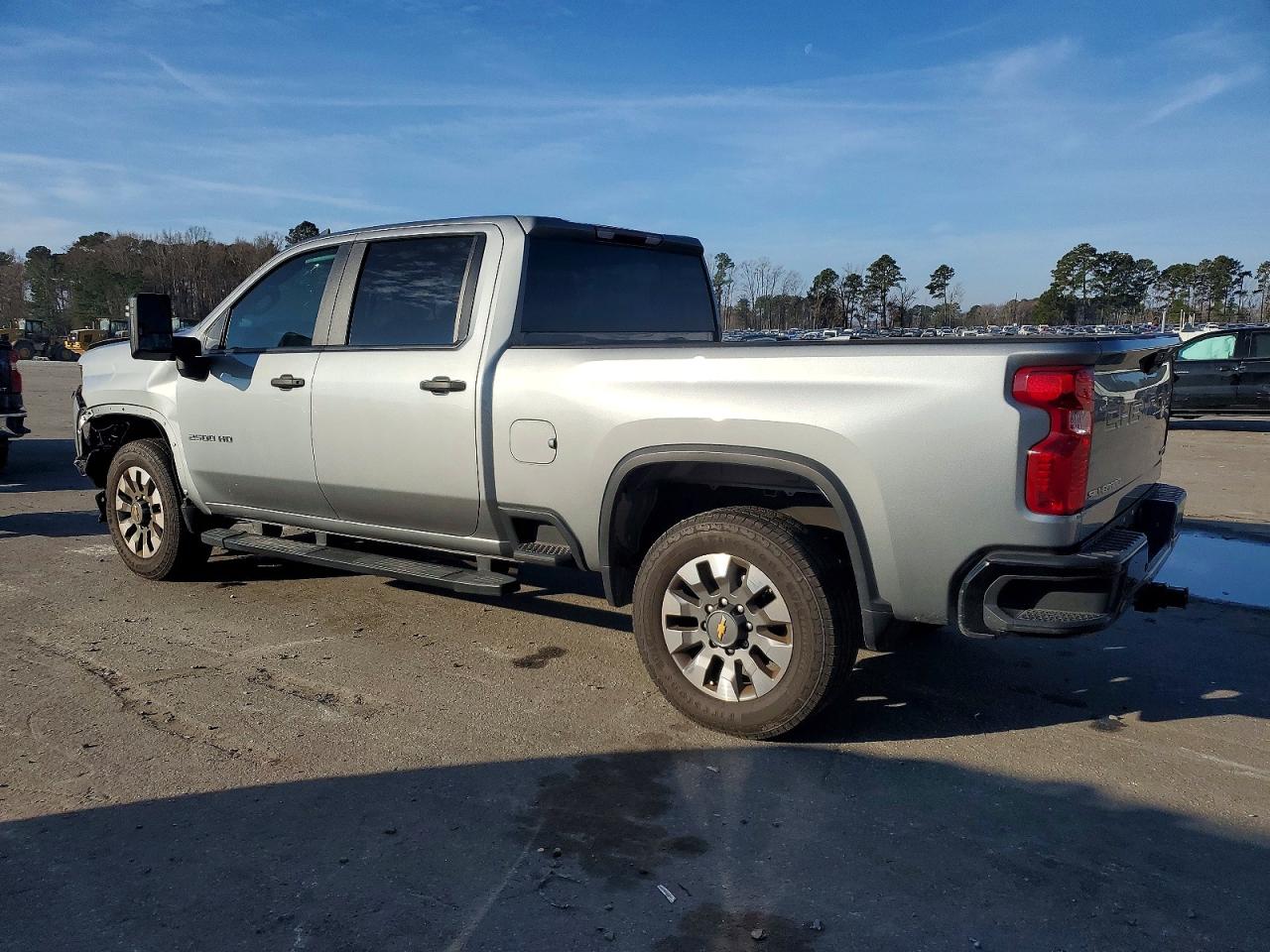 2025 CHEVROLET SILVERADO K2500 CUSTOM photo 2