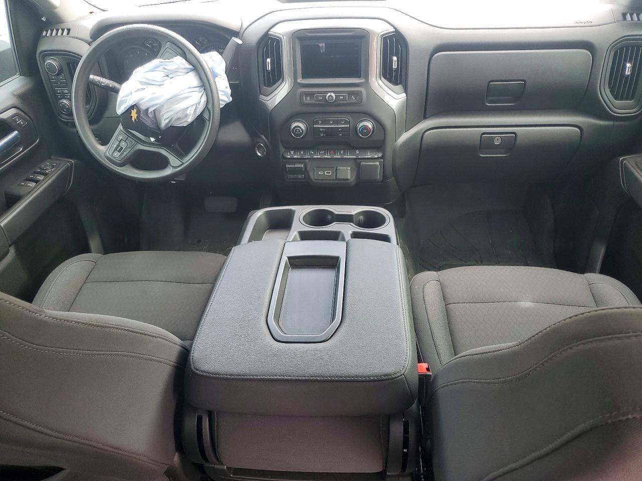 2025 CHEVROLET SILVERADO K2500 CUSTOM photo 8