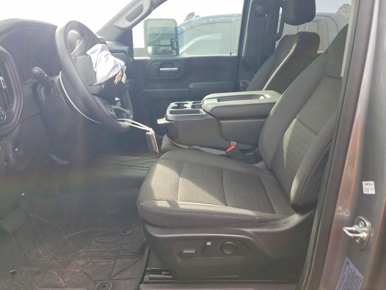 2025 CHEVROLET SILVERADO K2500 CUSTOM photo 7