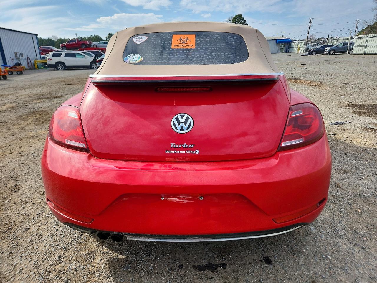 2018 VOLKSWAGEN BEETLE S photo 6