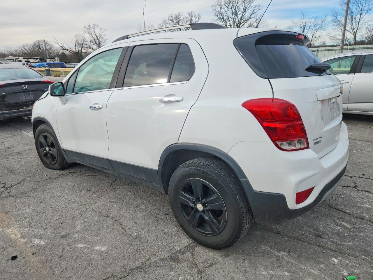 2018 CHEVROLET TRAX 1LT photo 2