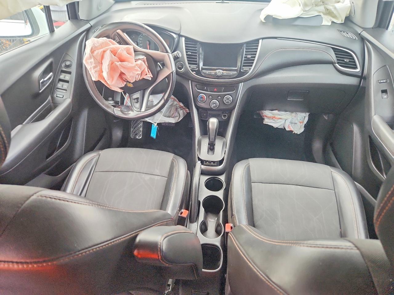 2018 CHEVROLET TRAX 1LT photo 8