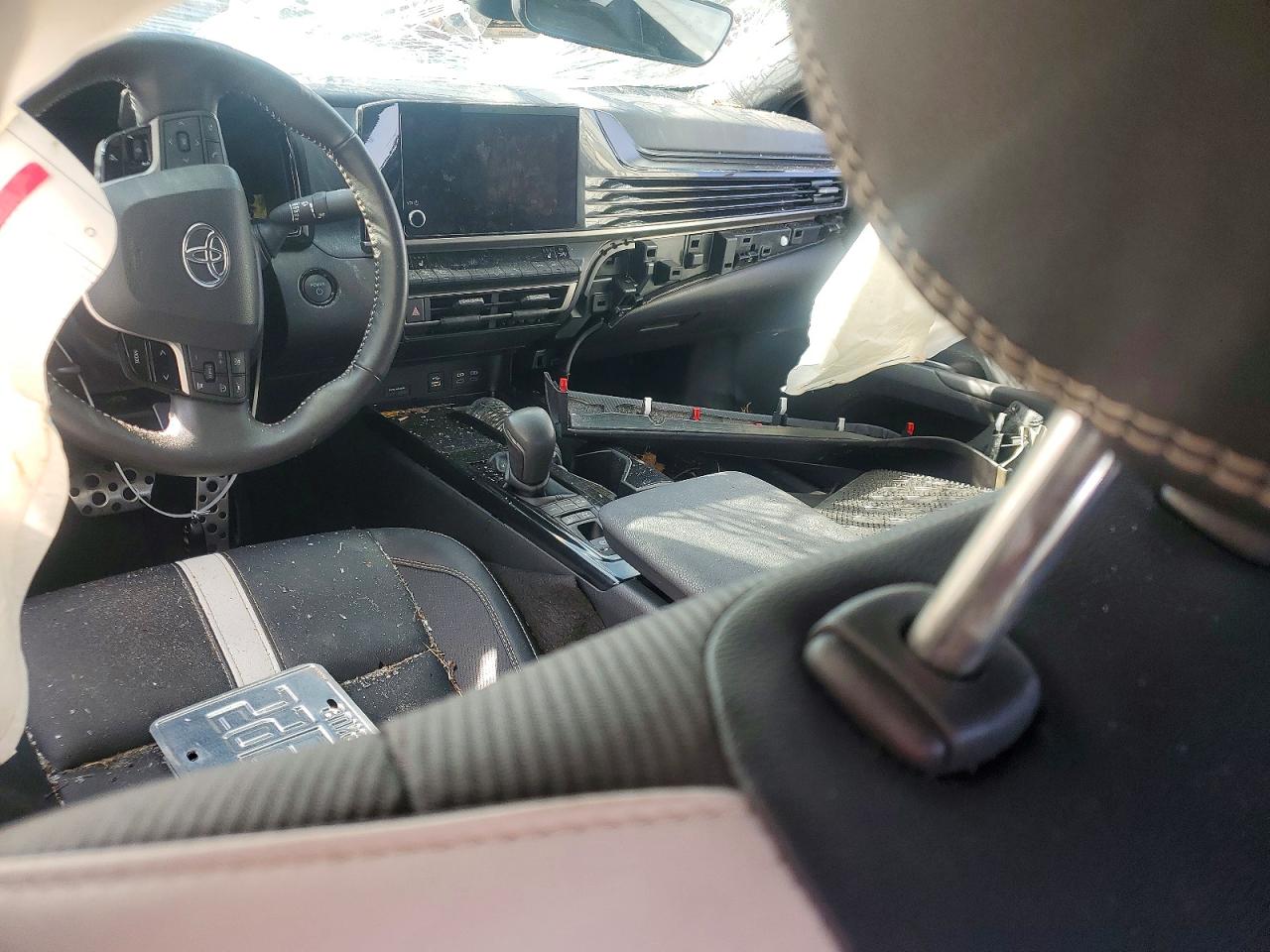 2025 TOYOTA CAMRY XSE photo 8