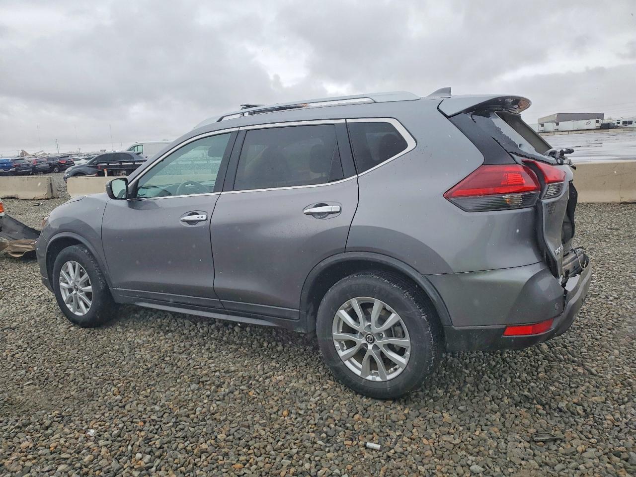 2019 NISSAN ROGUE S photo 2