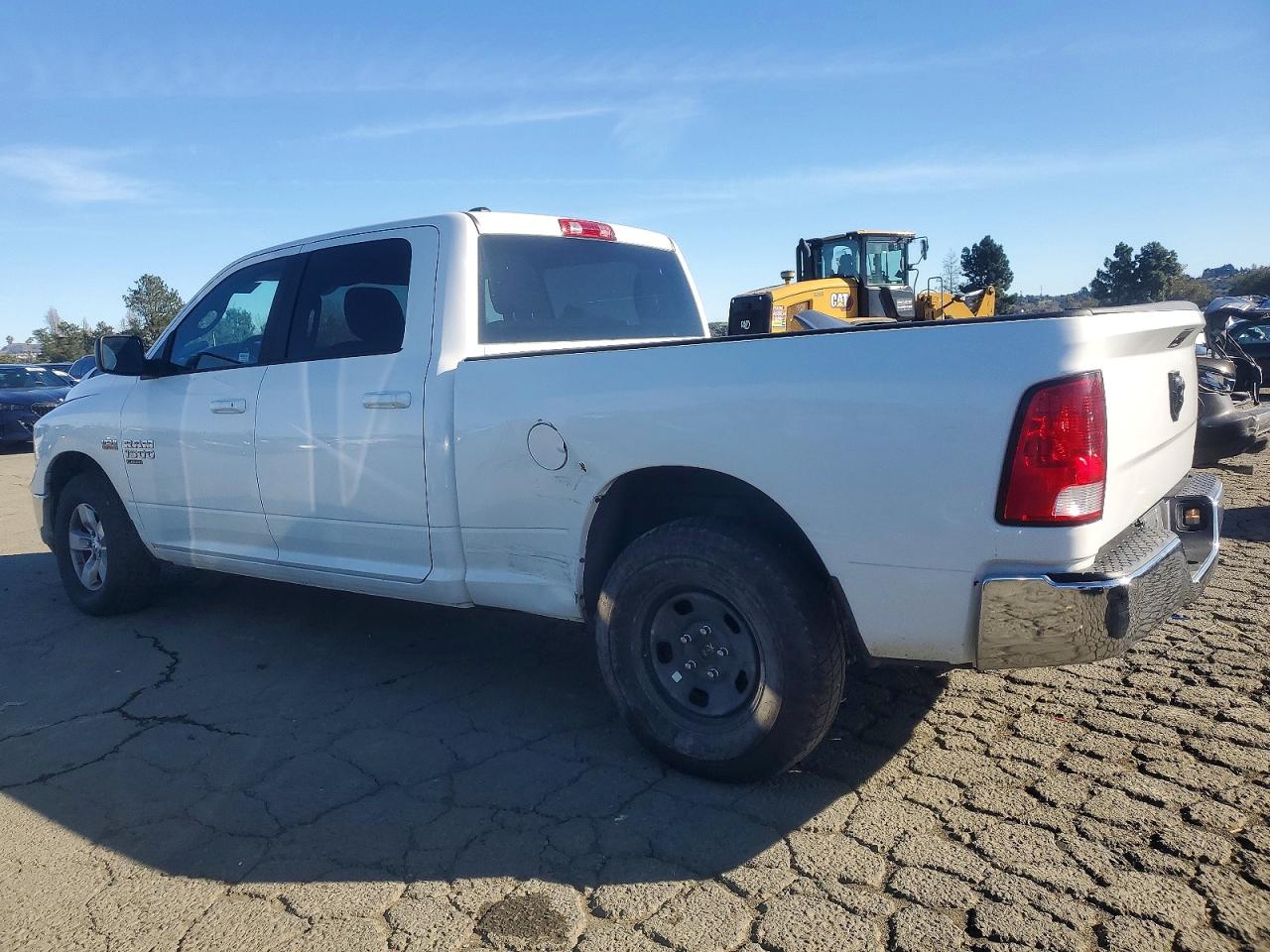 2021 RAM 1500 CLASSIC SLT photo 2