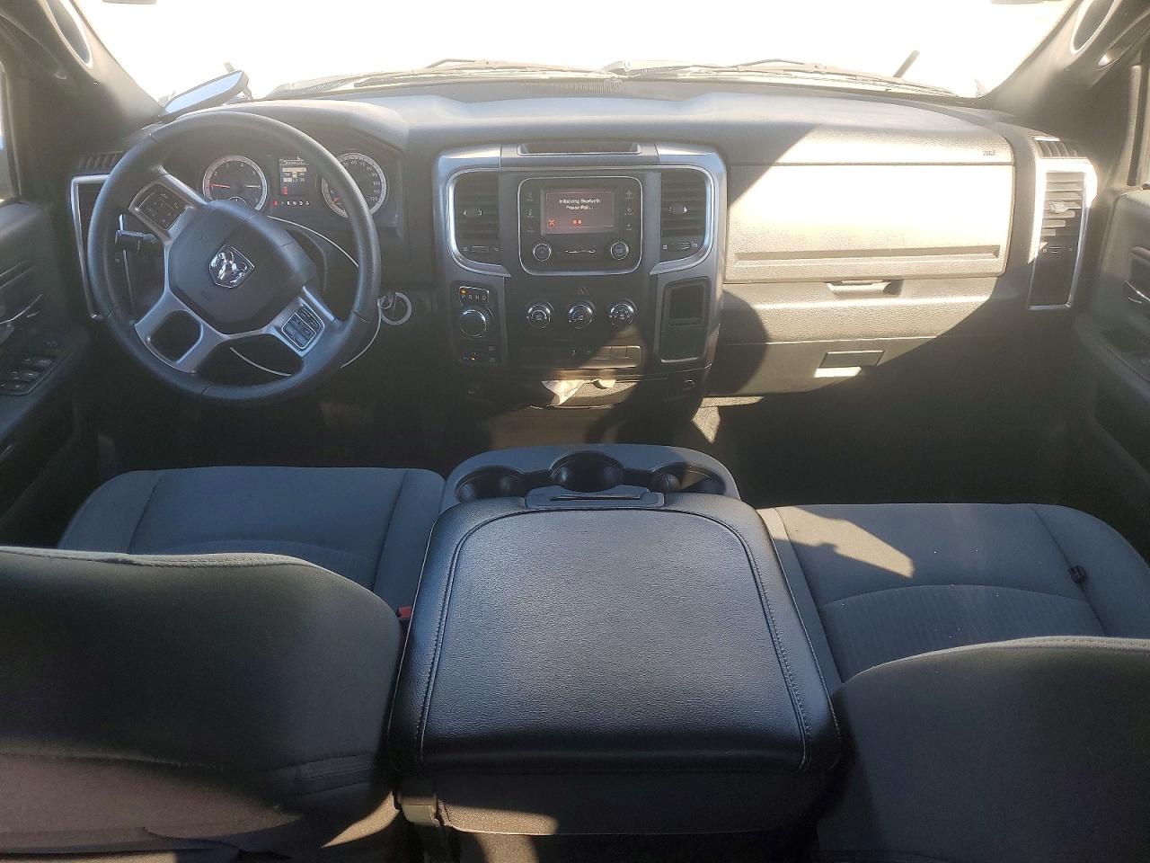 2021 RAM 1500 CLASSIC SLT photo 8