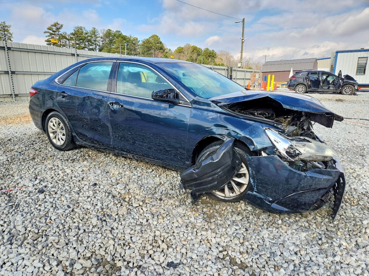 2016 TOYOTA CAMRY LE photo 4