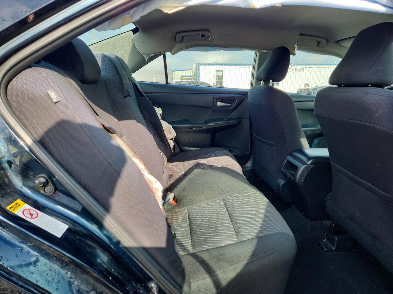 2016 TOYOTA CAMRY LE photo 10