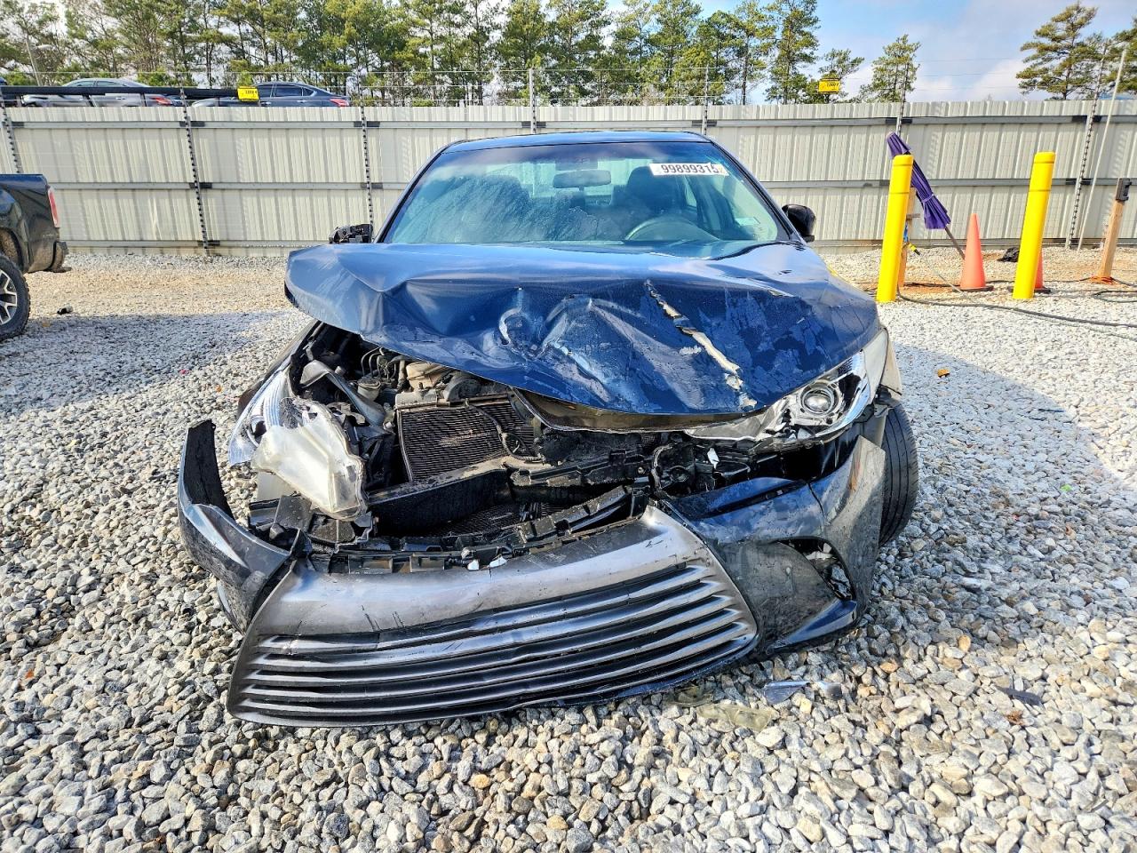 2016 TOYOTA CAMRY LE photo 5