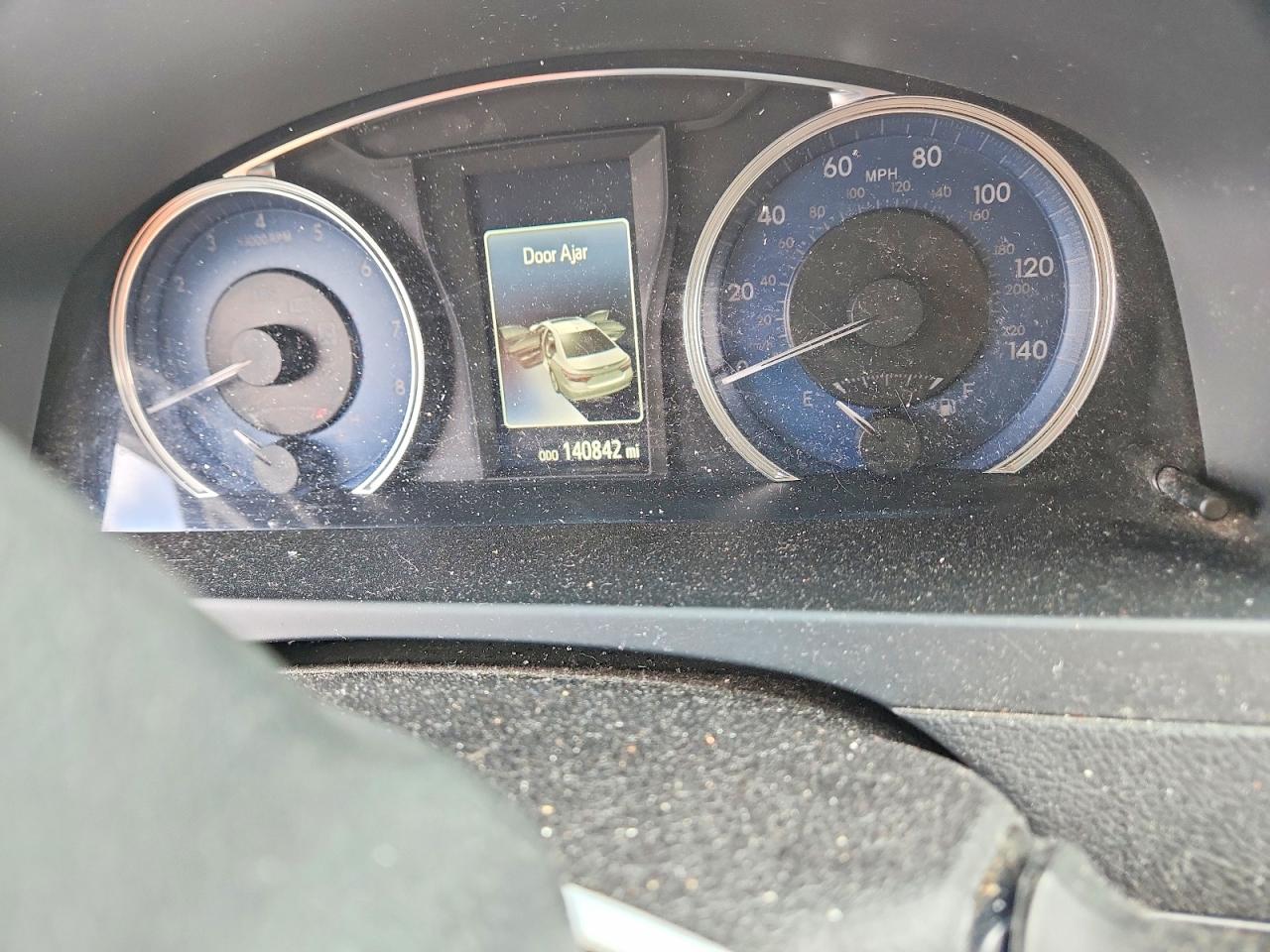 2016 TOYOTA CAMRY LE photo 9