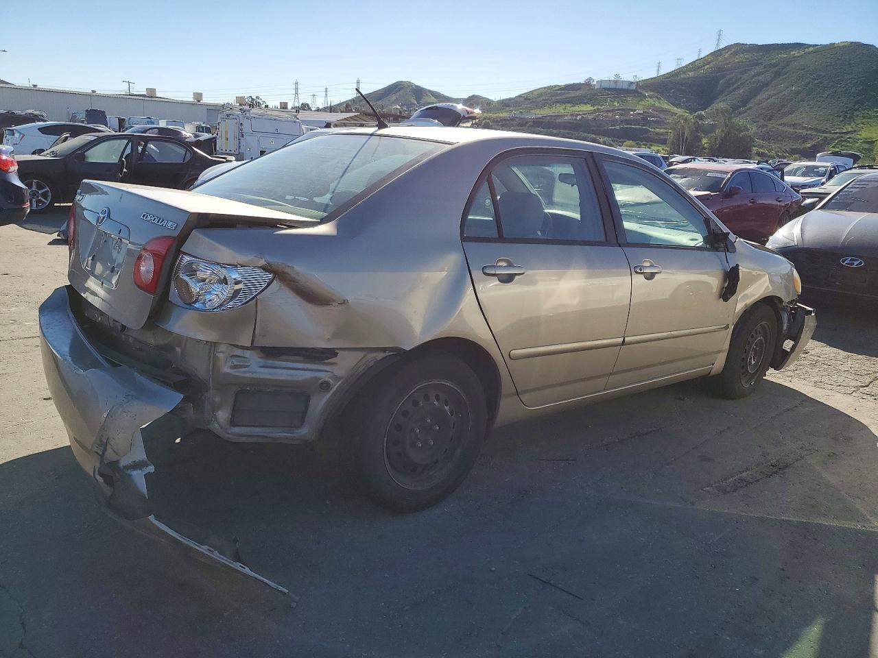 2005 TOYOTA COROLLA CE photo 3