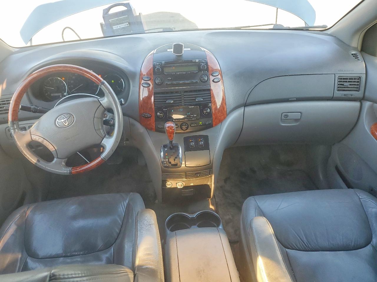 2007 TOYOTA SIENNA XLE photo 8