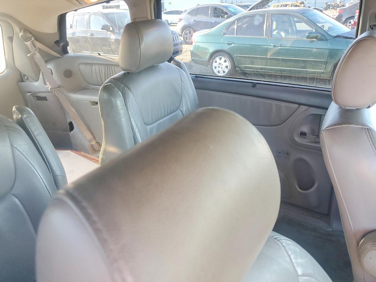 2007 TOYOTA SIENNA XLE photo 10