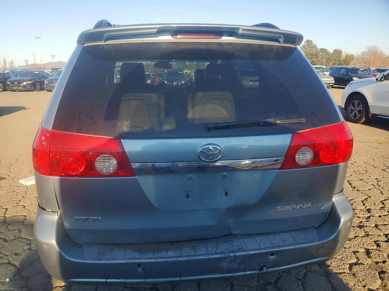 2007 TOYOTA SIENNA XLE photo 6