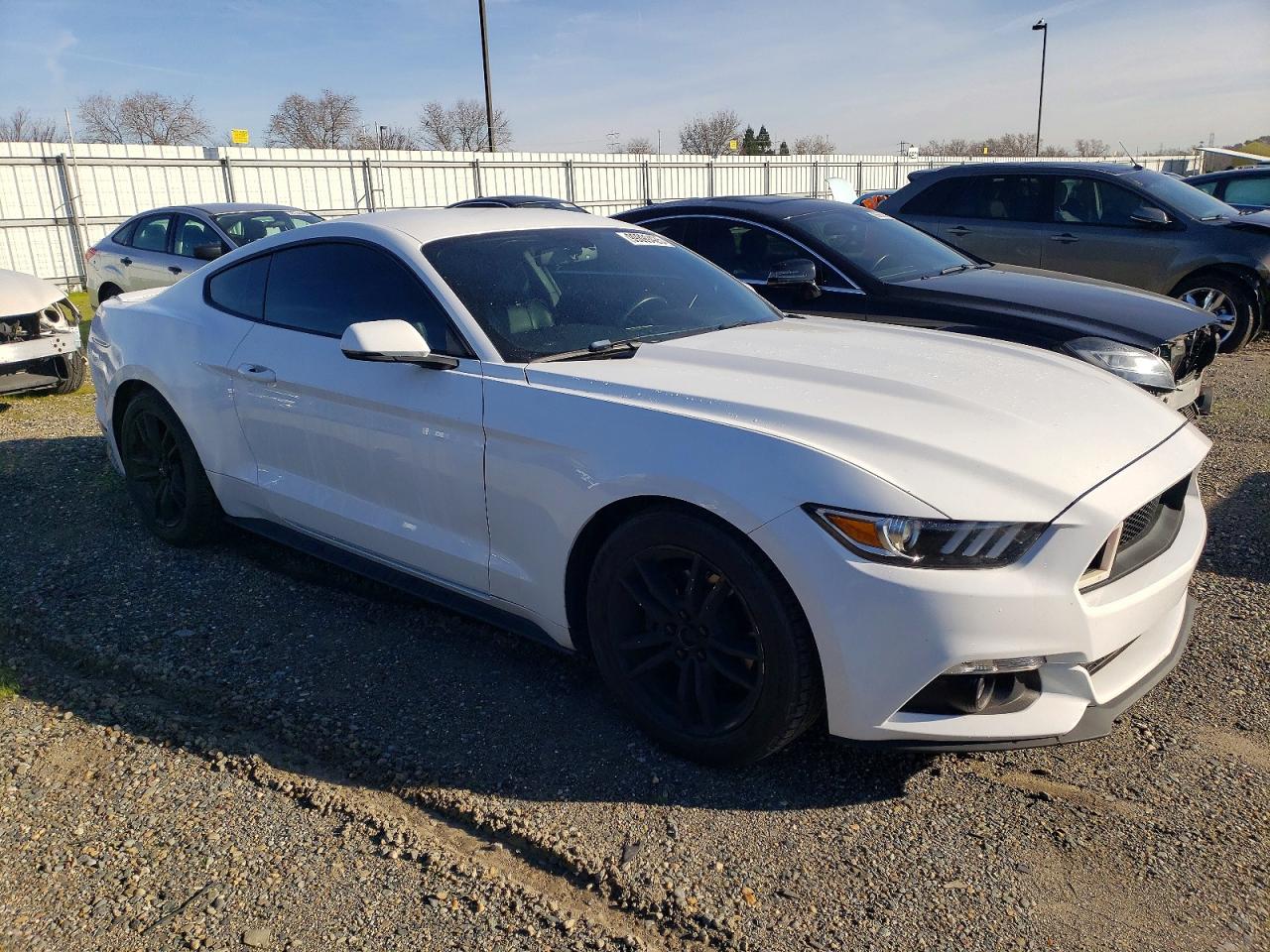 2017 FORD MUSTANG photo 4
