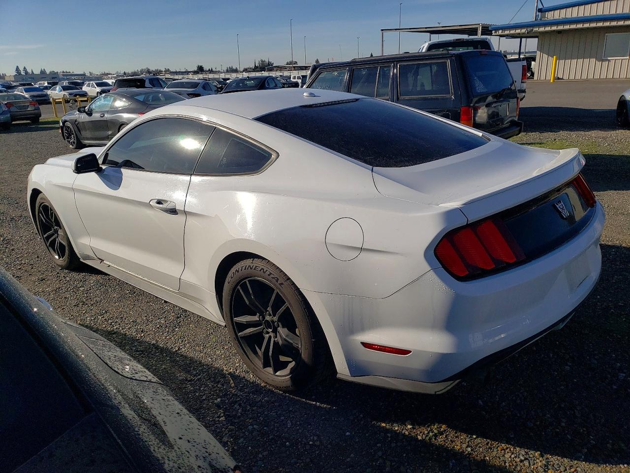2017 FORD MUSTANG photo 2