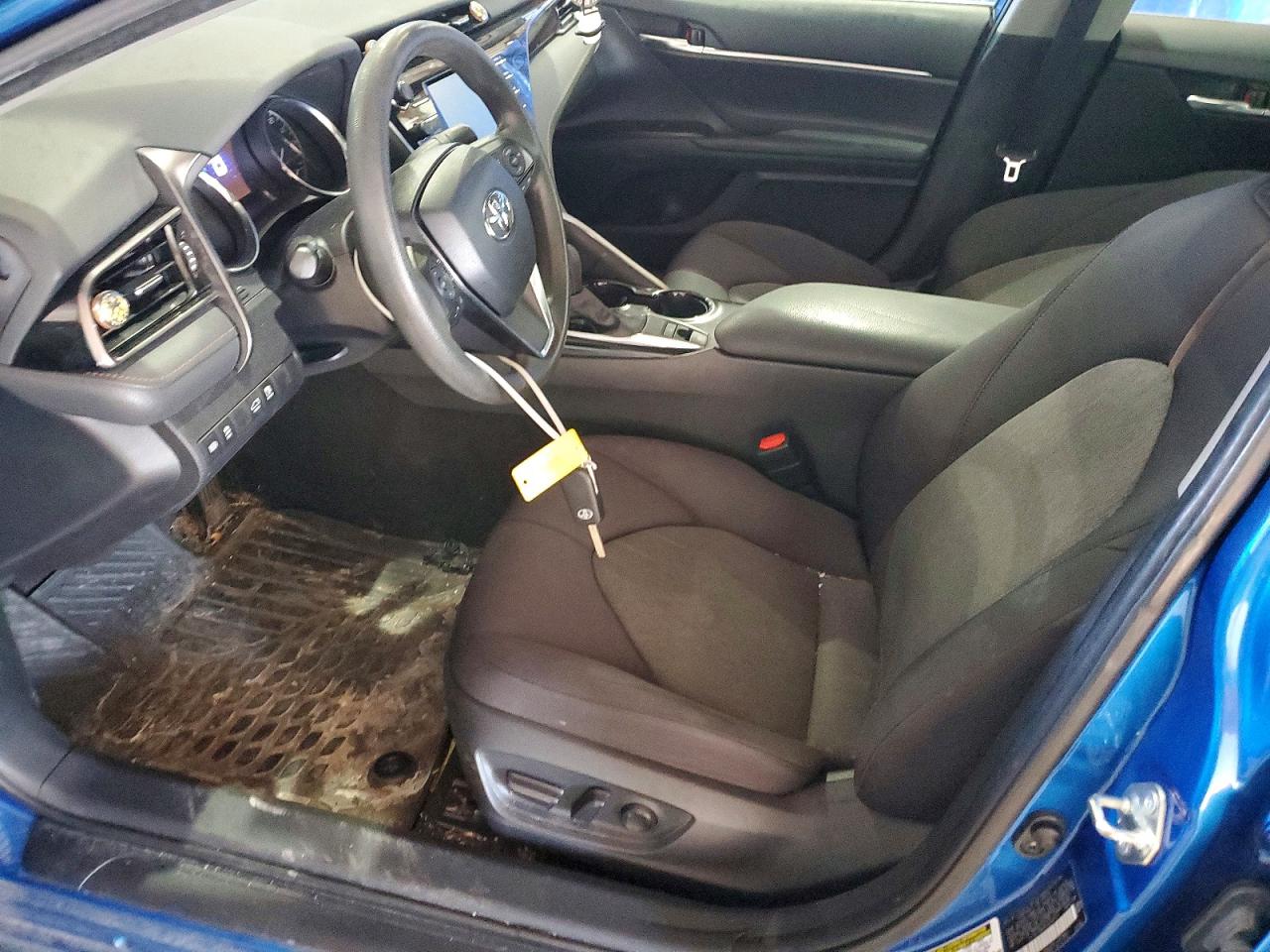 2020 TOYOTA CAMRY LE photo 7
