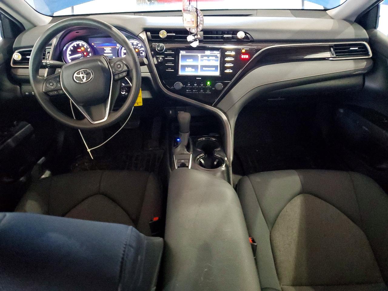 2020 TOYOTA CAMRY LE photo 8