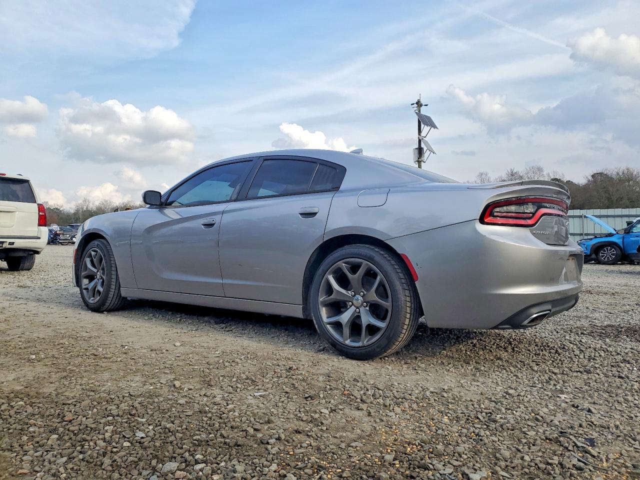 2015 DODGE CHARGER SXT photo 3