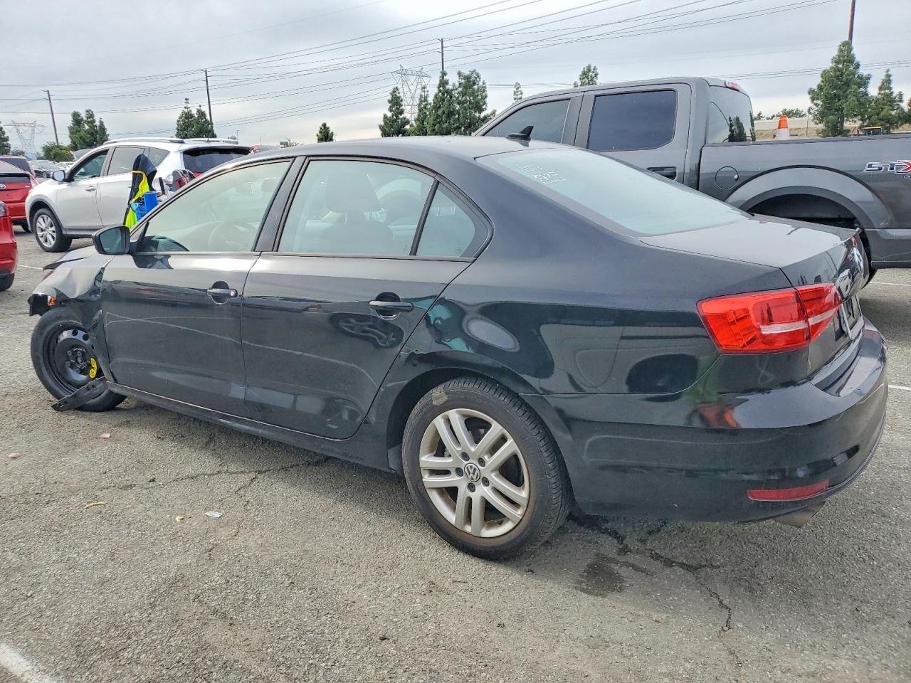 2015 VOLKSWAGEN JETTA BASE photo 2