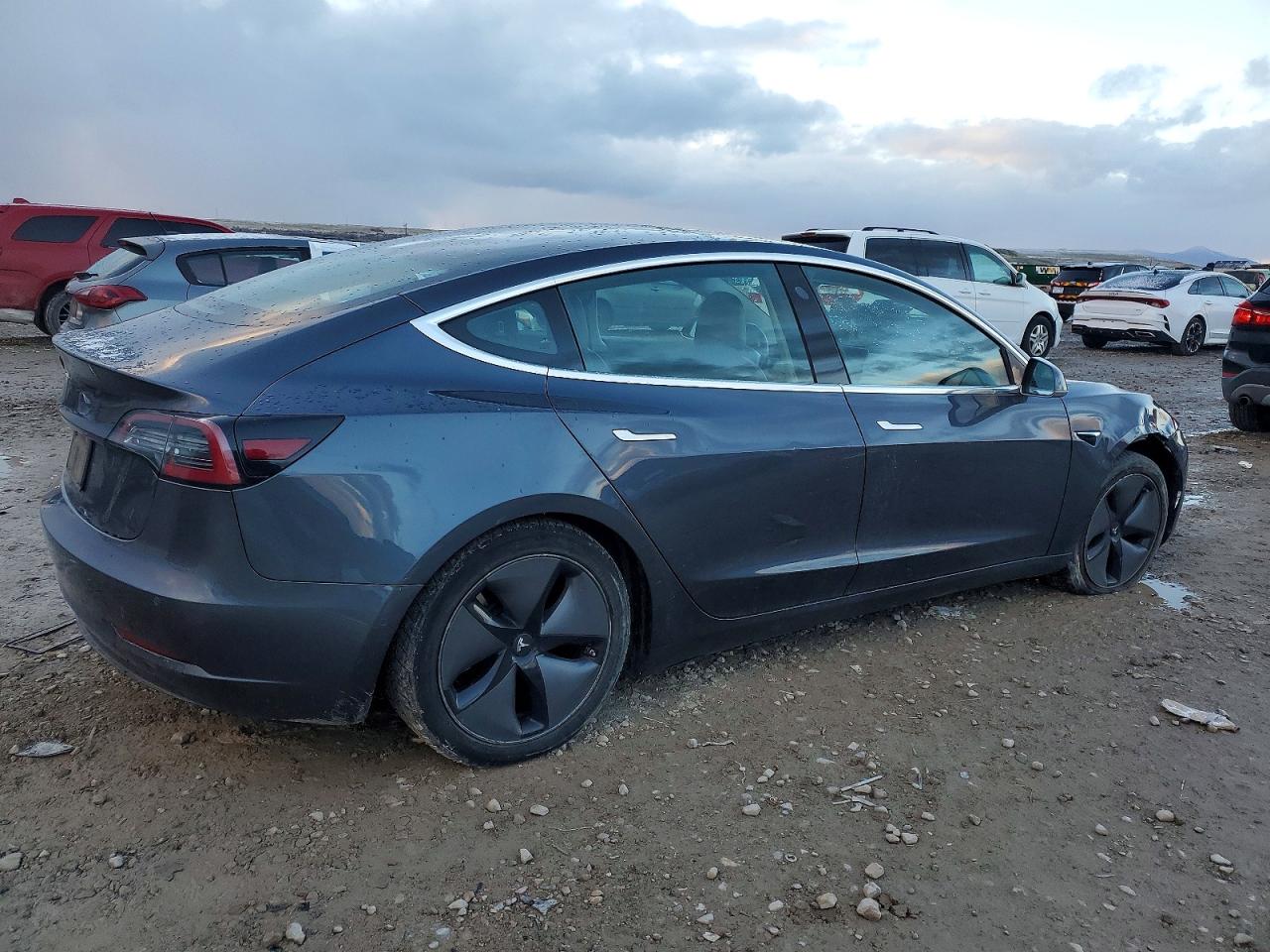 2019 TESLA MODEL 3 photo 3