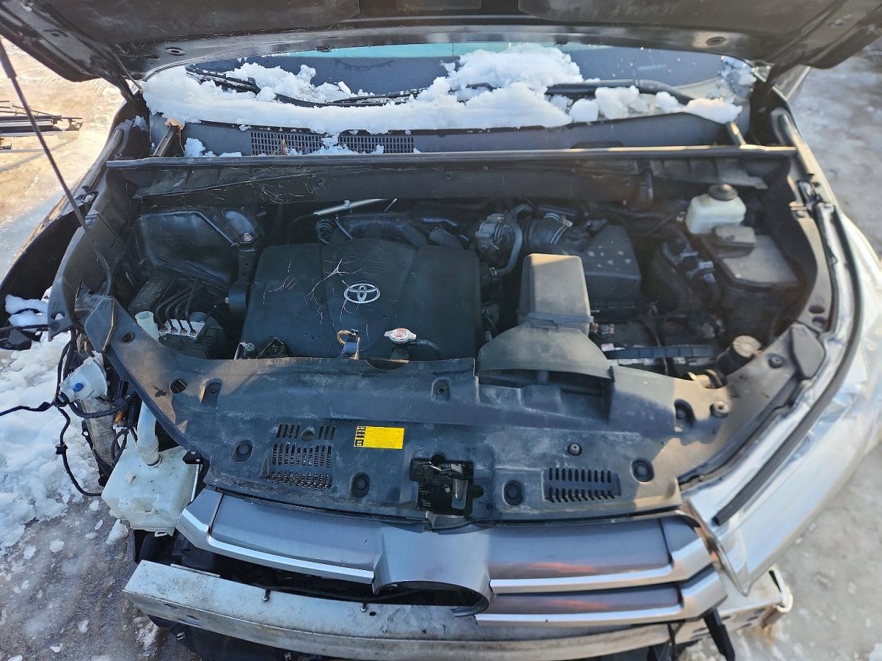 2019 TOYOTA HIGHLANDER SE photo 12