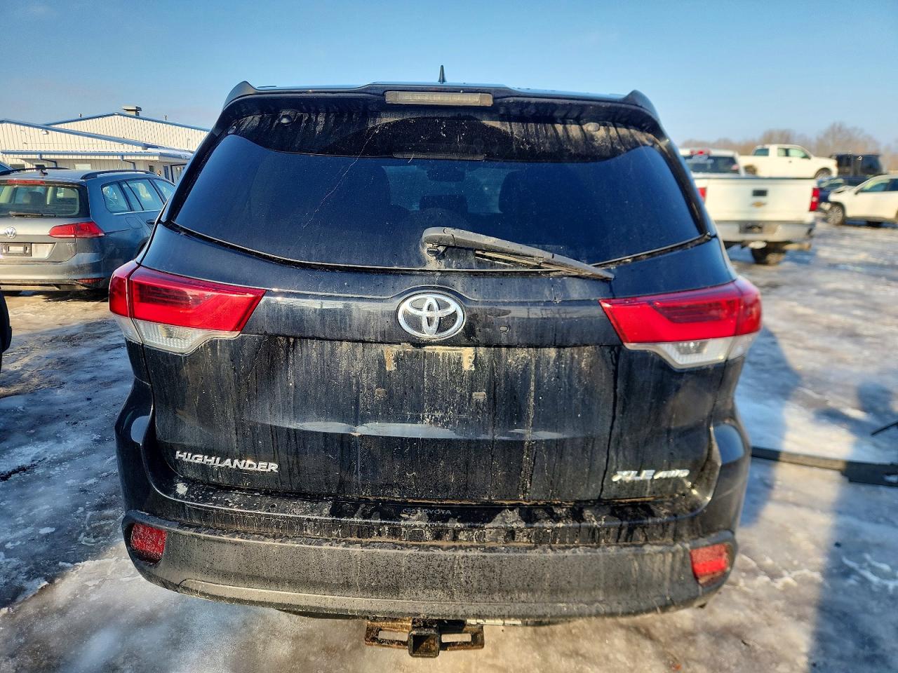 2019 TOYOTA HIGHLANDER SE photo 6