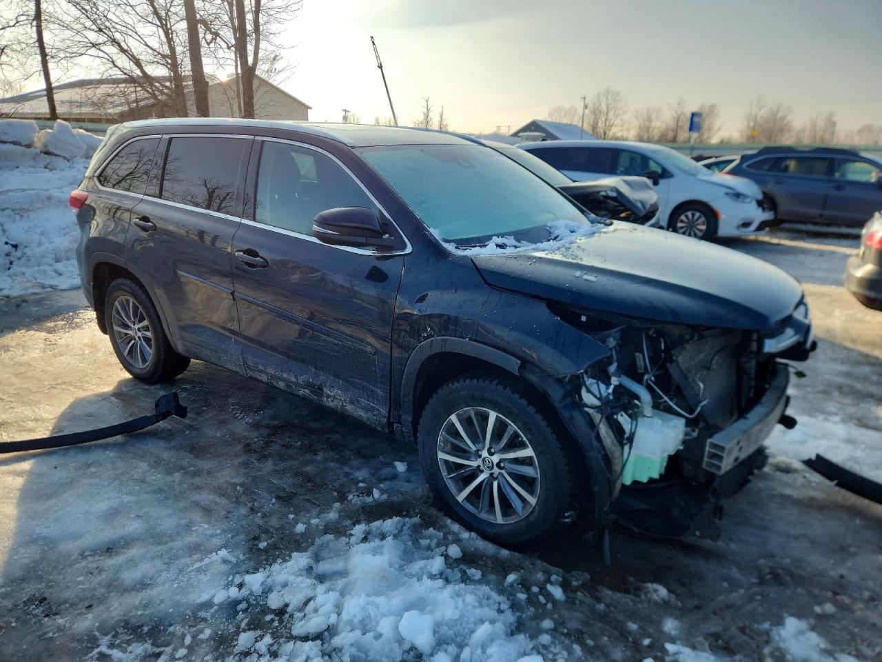 2019 TOYOTA HIGHLANDER SE photo 4