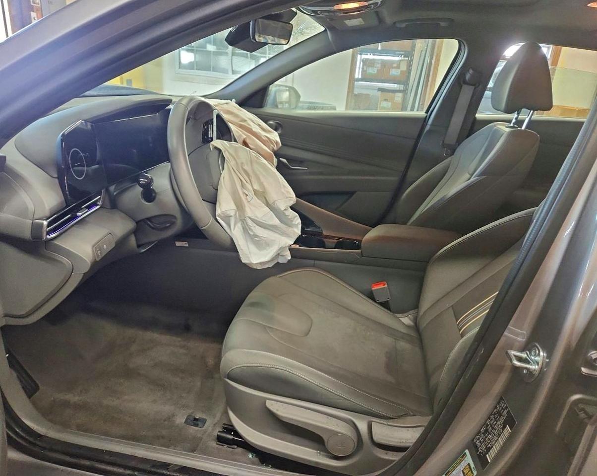 2025 HYUNDAI ELANTRA SEL photo 7