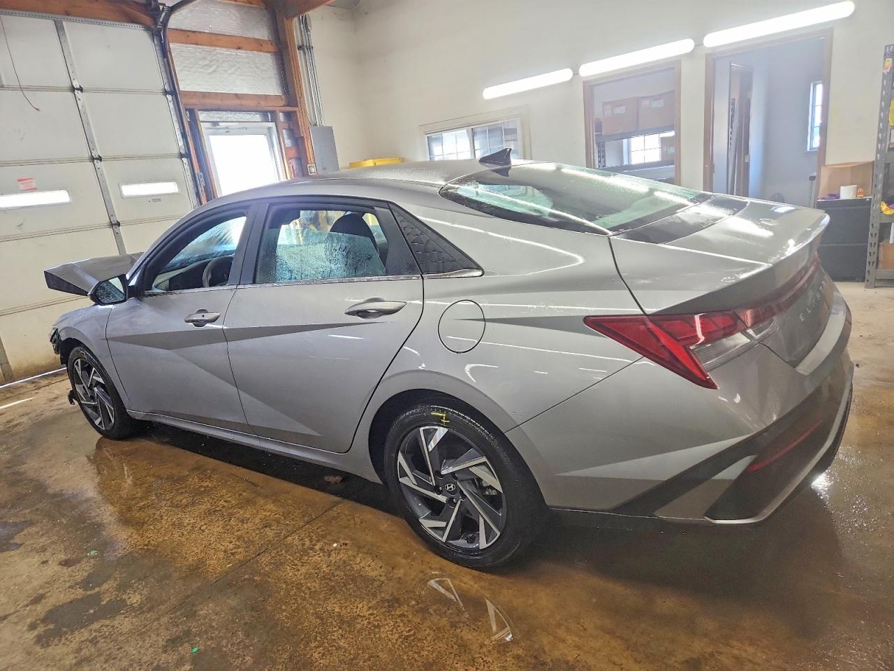 2025 HYUNDAI ELANTRA SEL photo 2