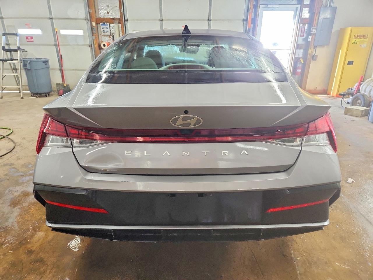 2025 HYUNDAI ELANTRA SEL photo 6
