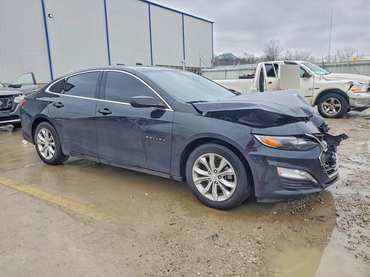 2020 CHEVROLET MALIBU LT photo 4