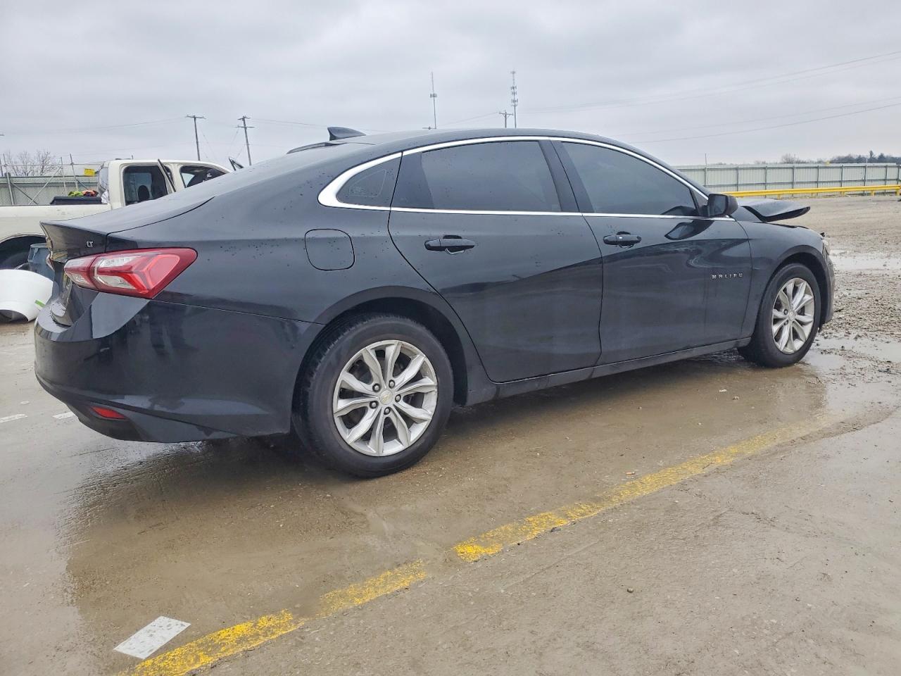 2020 CHEVROLET MALIBU LT photo 3