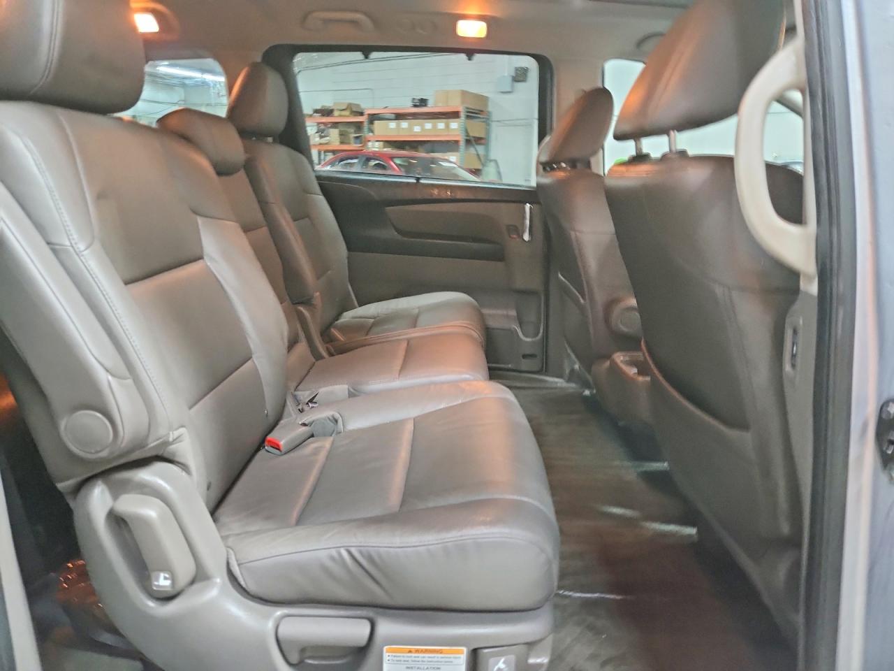 2016 HONDA ODYSSEY TOURING photo 11