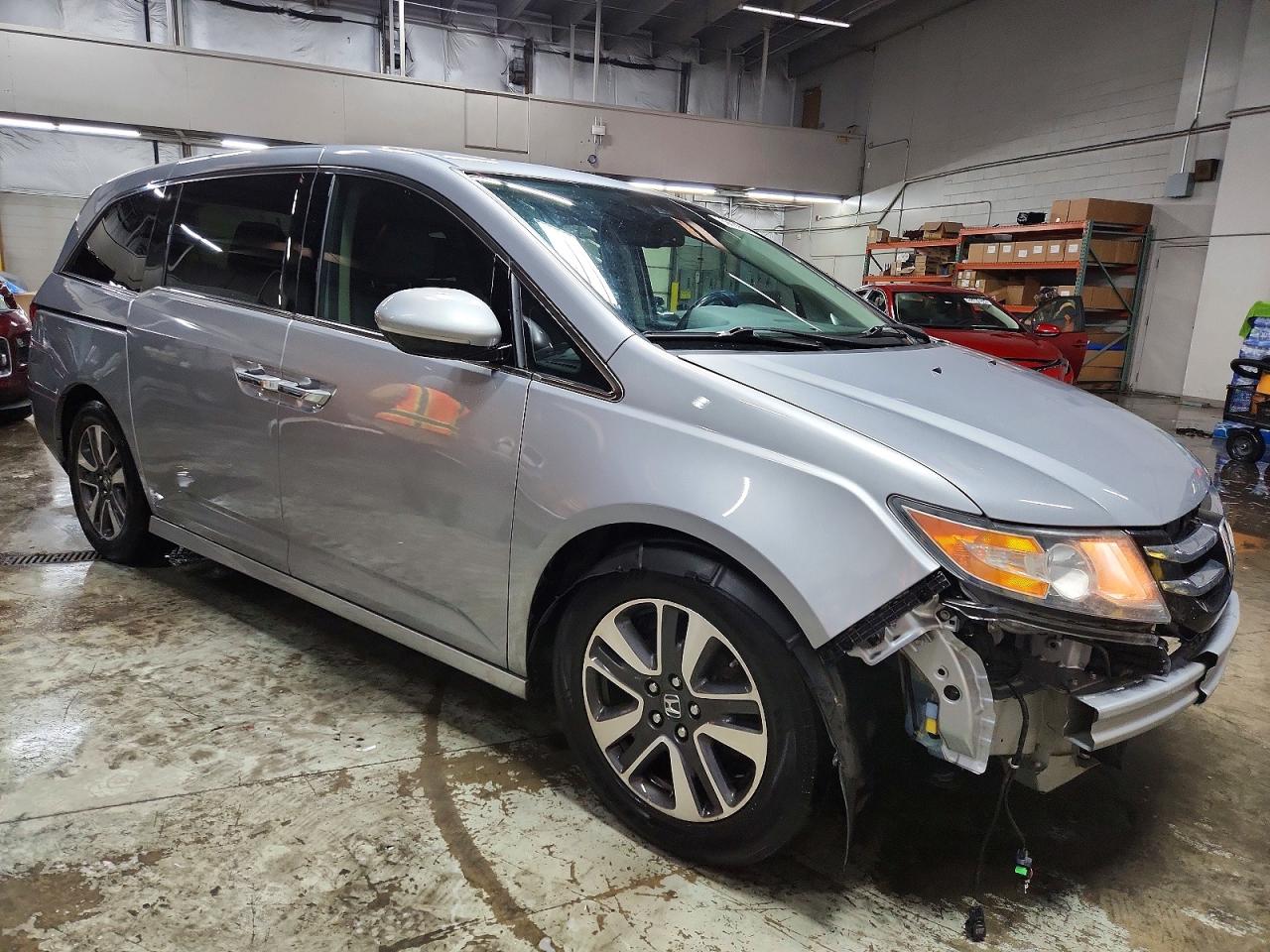 2016 HONDA ODYSSEY TOURING photo 4
