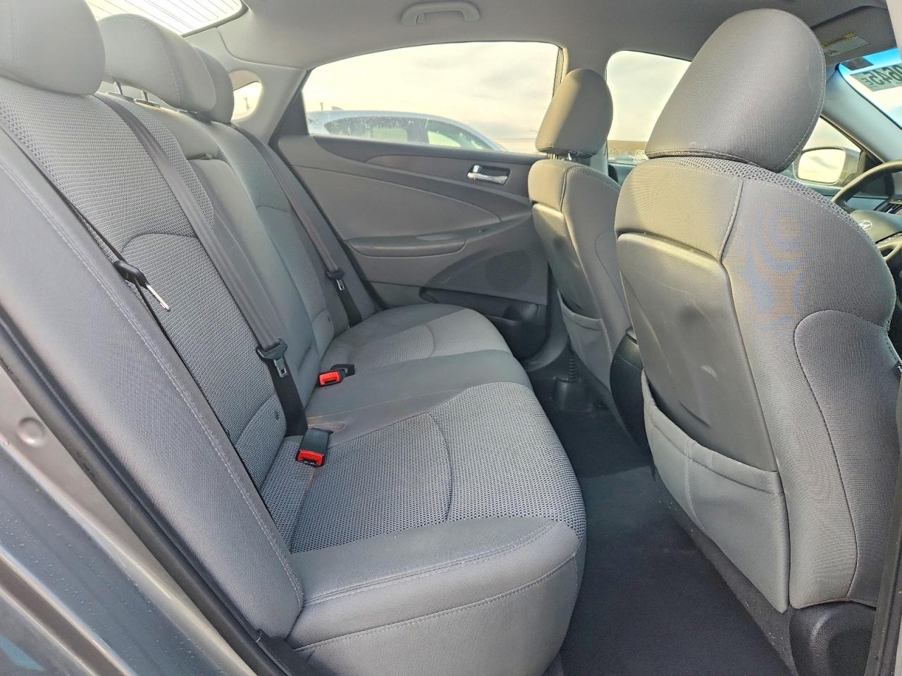 2014 HYUNDAI SONATA GLS photo 10
