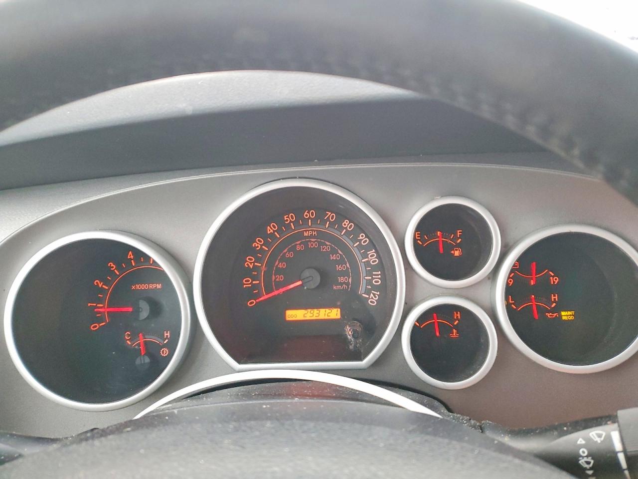 2011 TOYOTA SEQUOIA SR5 photo 8