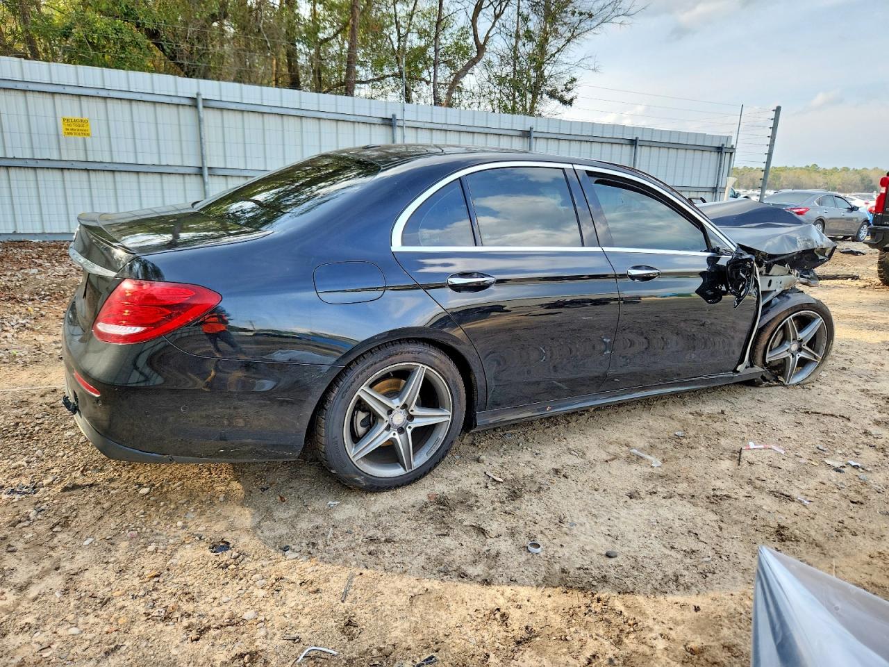 2017 MERCEDES-BENZ E 300 photo 3