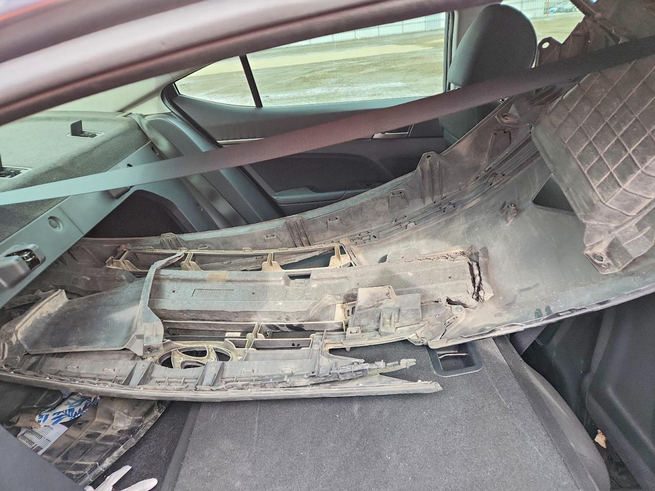 2019 HYUNDAI ELANTRA photo 12