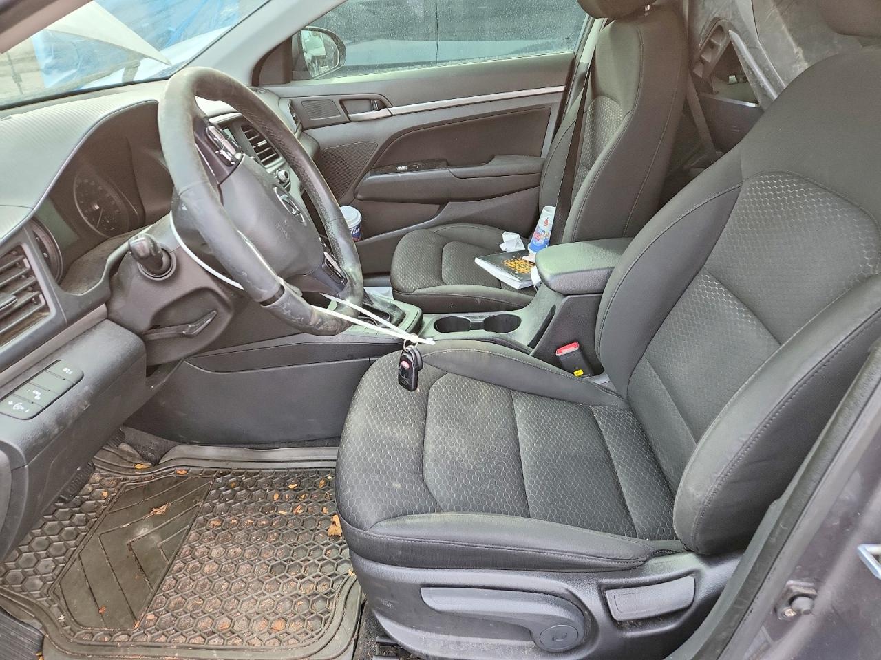 2019 HYUNDAI ELANTRA photo 7