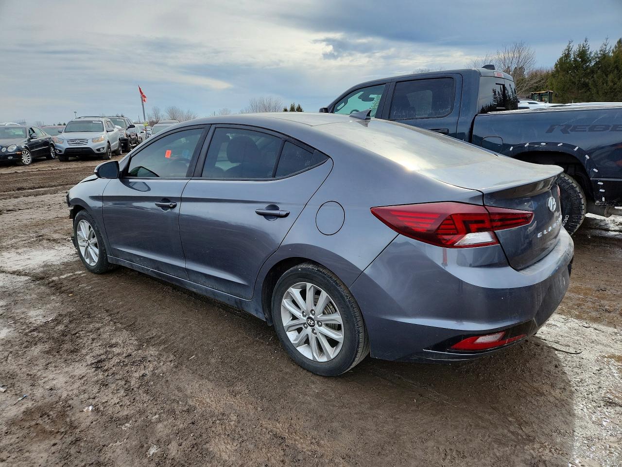 2019 HYUNDAI ELANTRA photo 2